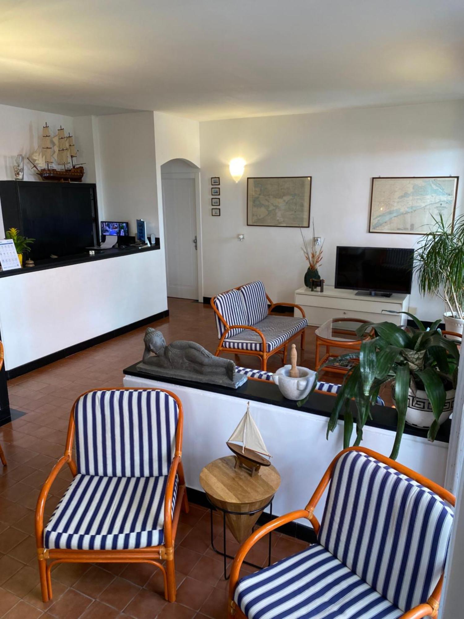 Hotel Miriam Сестри Леванте Екстериор снимка