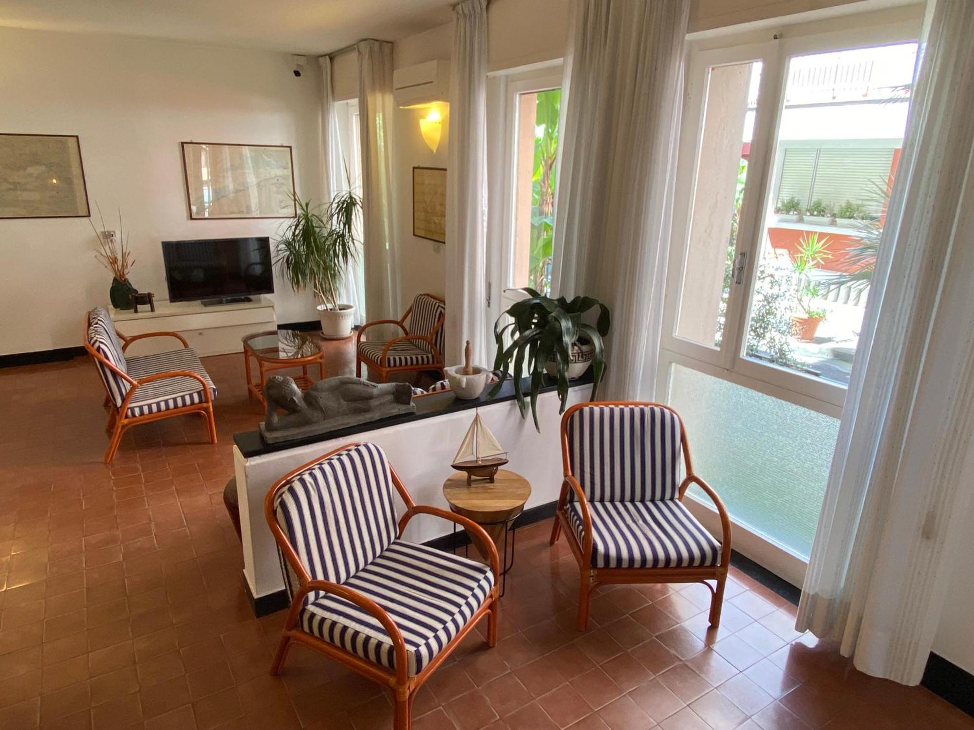 Hotel Miriam Сестри Леванте Екстериор снимка