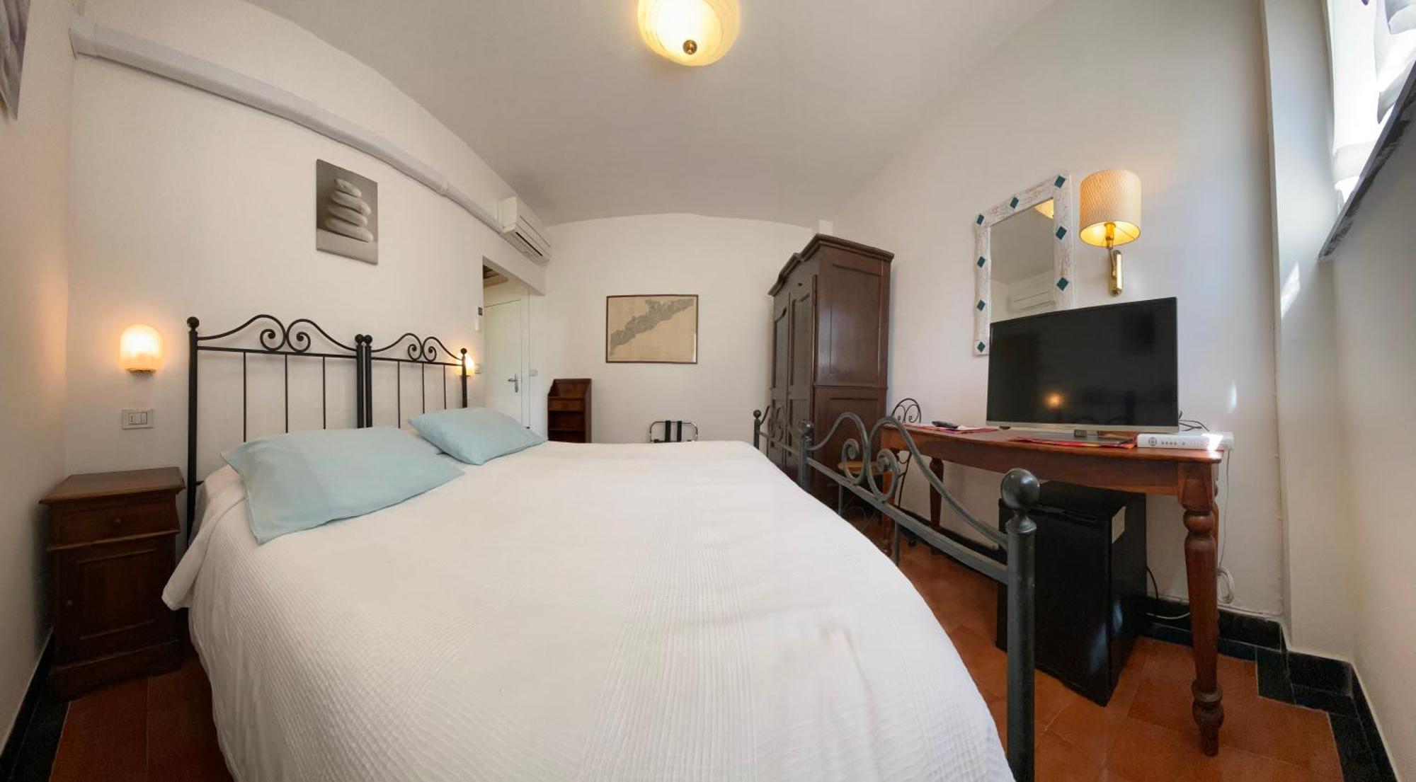 Hotel Miriam Сестри Леванте Екстериор снимка